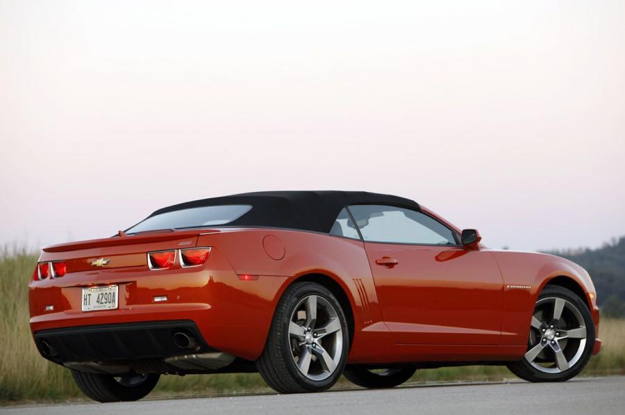  Chevrolet Camaro SS Convertible 2011 года  (фото 15 из 43)